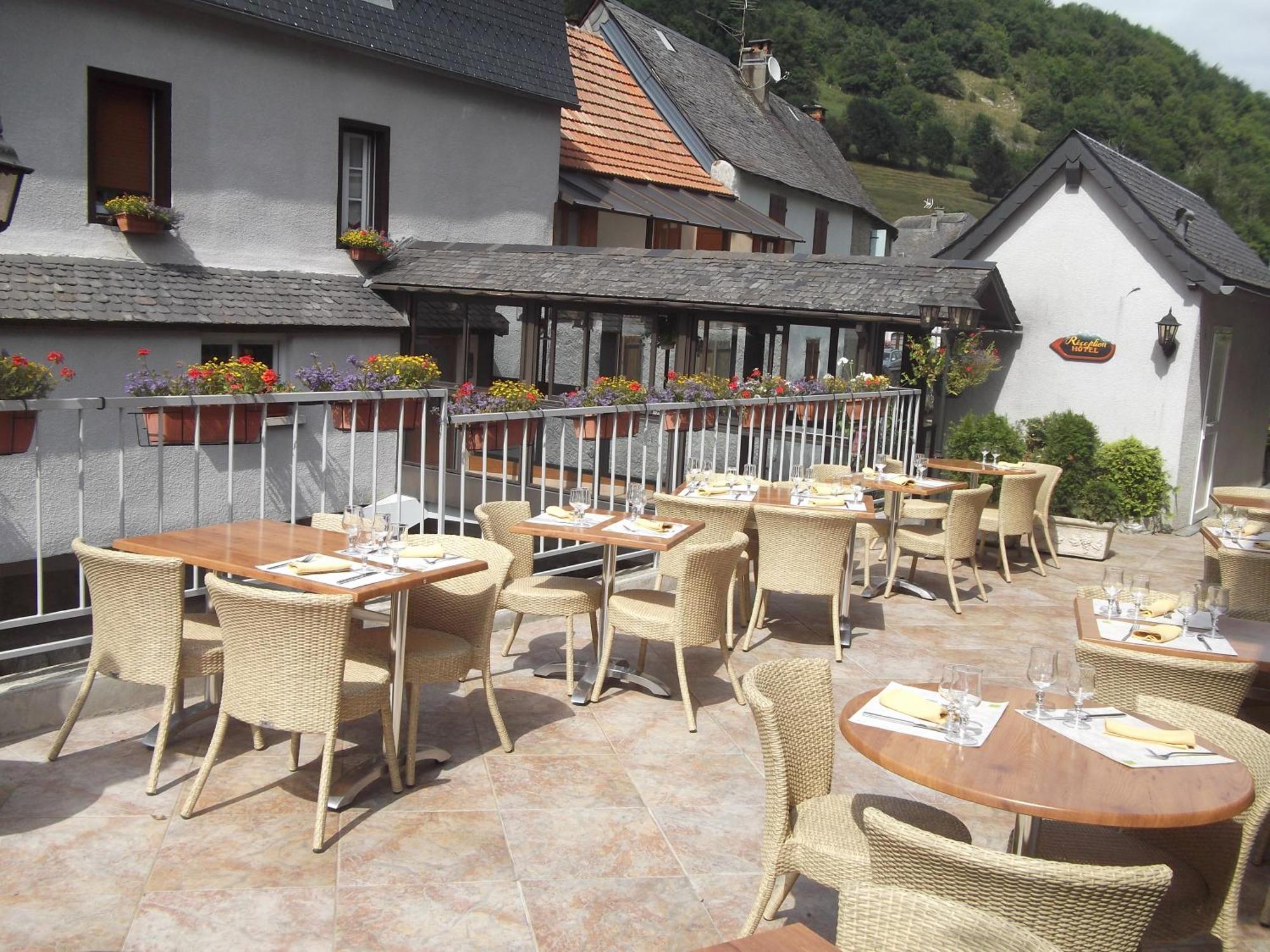 Logis Auberge de l'Isard Saint-Lary-Soulan Exterior foto